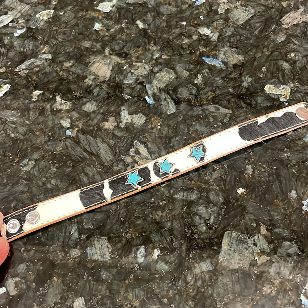 Cowhide bracelet - Picture 2 of 3